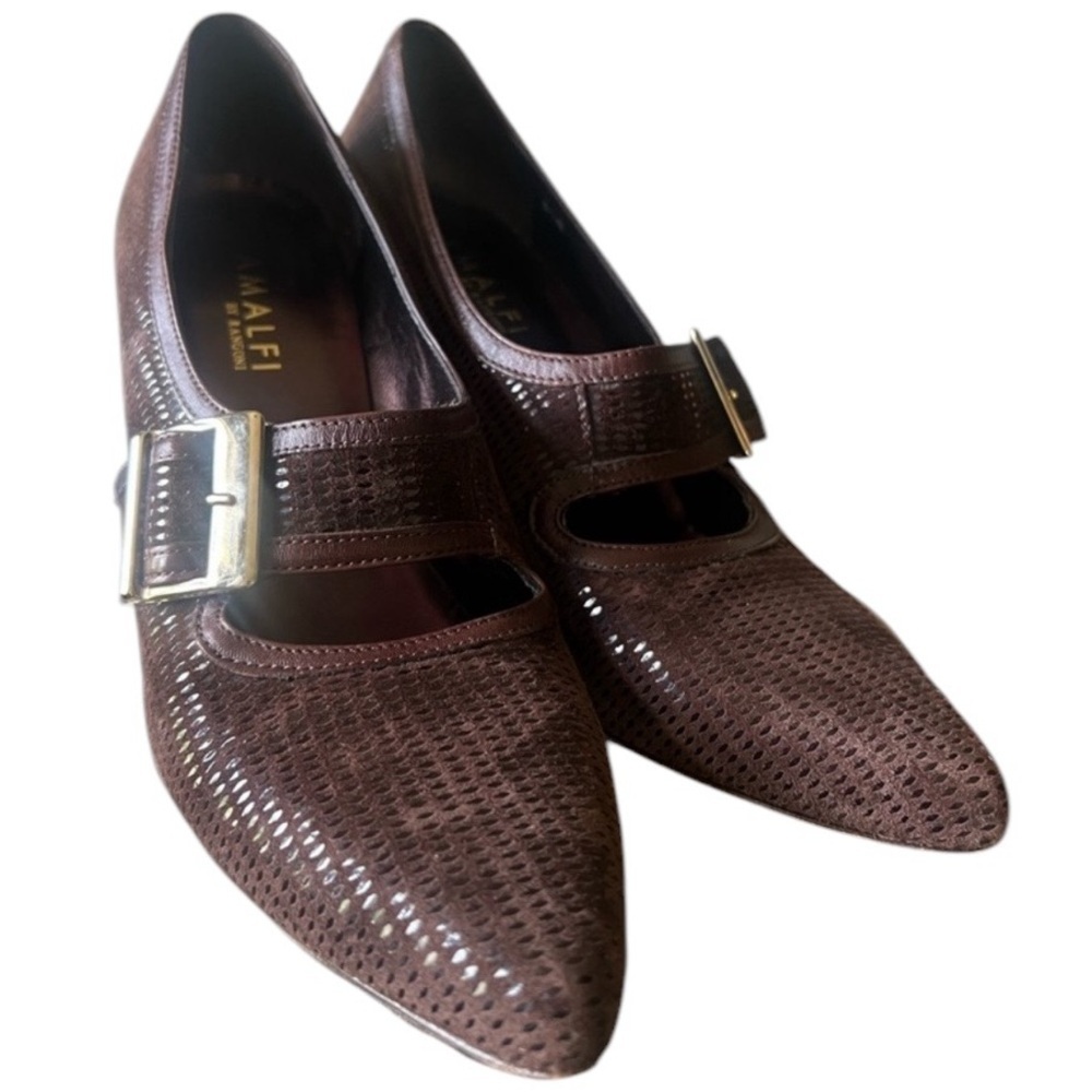 Amalfi by Rangoni ladies pumps brown. Made in Italy 8.5 Narrow. Very good cond